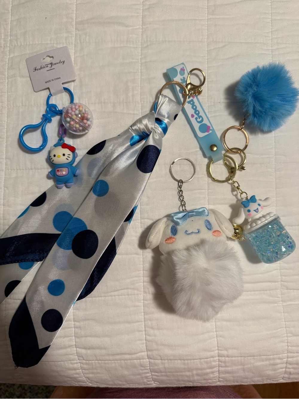 Sanrio-Inspired Blue Gift Bundle – Hello Kitty & Cinnamoroll Keychains